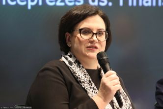 Zarobiła miliony w PZU, pracowała z prezydentem. Chce wrócić do pracy w urzędzie pracy