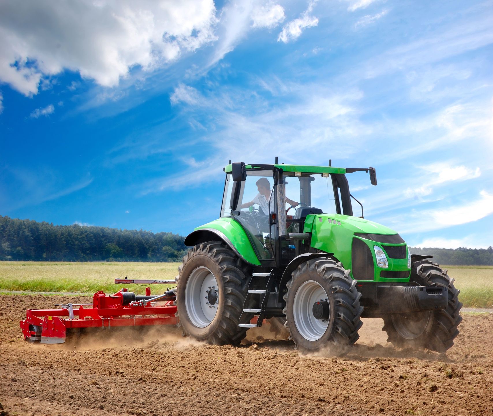 traktor, traktory, rolnik, rolniczy, rolnictwo, farma, rola, gospodarstwo, żniwa, pojazd, chmury, lato, maszyna, niebieski, pole, praca, rolnych, sezon, uprawy, uprawa, zagroda, trawa, nowoczesny, technika