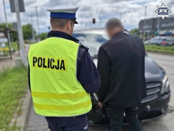 Jechał pijany. W pojeździe była trumna z ciałem