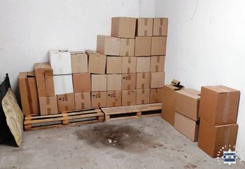 Kielce: Wynajął garaż i ukrył w nim 30 tysięcy paczek nielegalnych papierosów