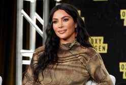 Zakrywa ją jedynie pościel. Kim Kardashian pokazała zdjęcie z łóżka