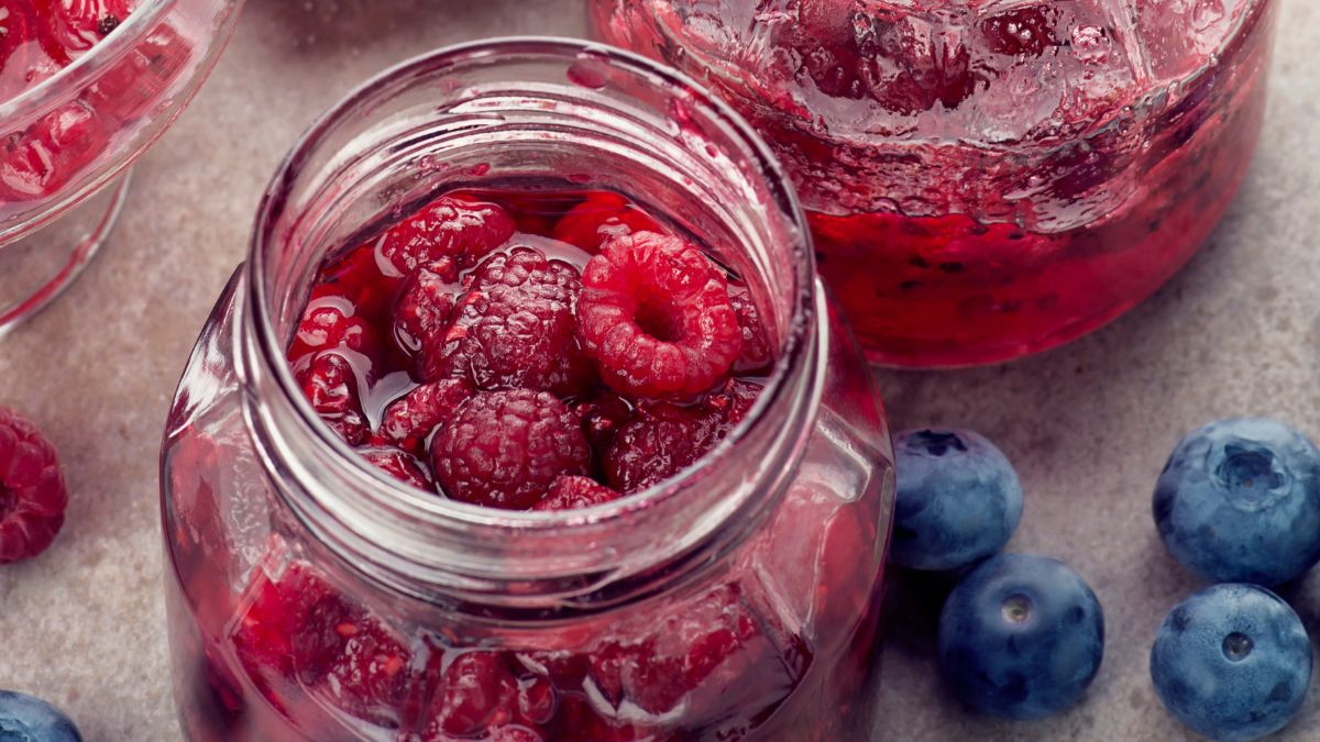 Maliny w słodkim syropie