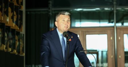 Piesiewicz odpowiada na zarzuty. "Też dałem się oszukać"