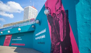 Warszawa. Mazowiecki na "patelni". Przypomina o odpowiedzialności za stan świata