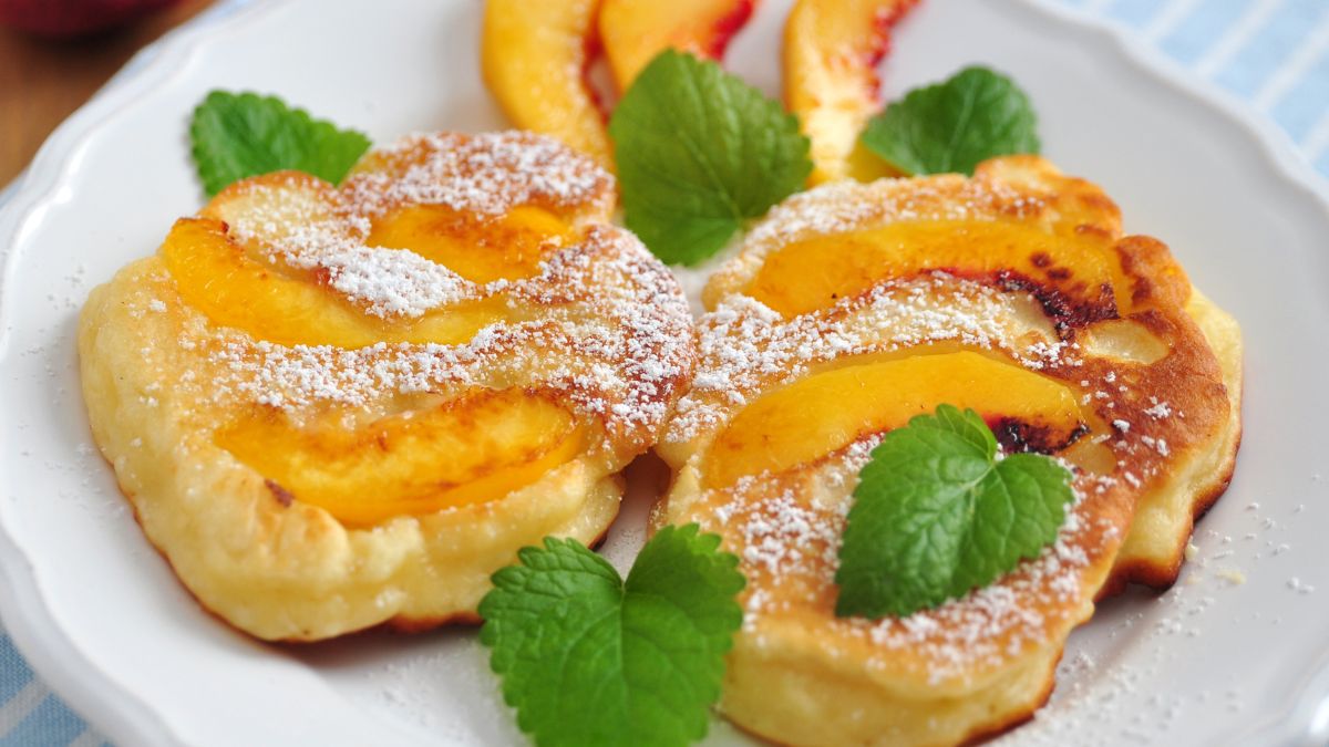 Puszyste racuszki z nektarynką robię bez drożdży