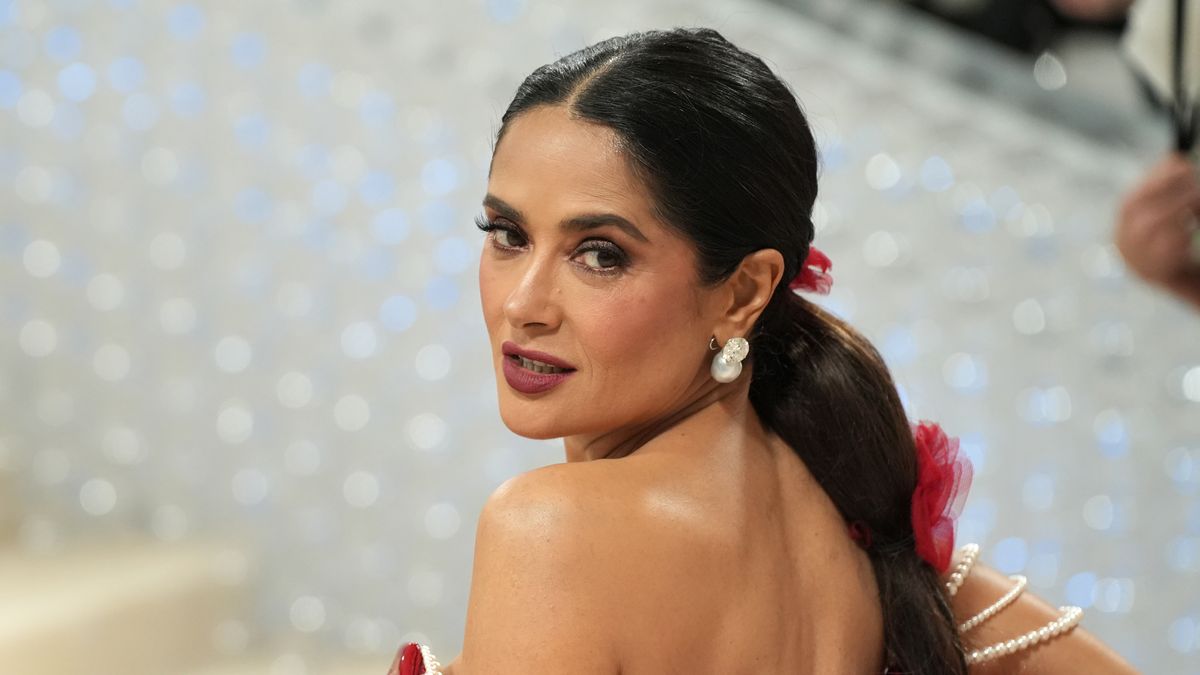 Salma Hayek chwali się doskonałą formą