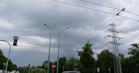 Pogoda na środę. Do popołudnia słońce, wieczorem możliwe silne burze. IMGW wydał ostrzeżenie drugiego stopnia