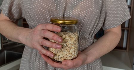 Pij na czczo. Najlepszy sposób na odchudzanie i oczyszczenie jelit