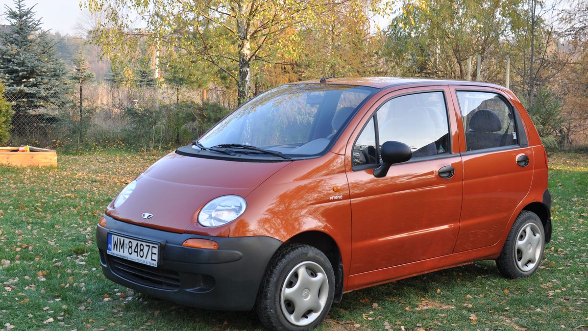 Za tak ładnie utrzymanego matiza zapłacicie nawet ponad 3000 zł, ale najtańsze egzemplarze wycenia się na mniej niż 1000 zł.