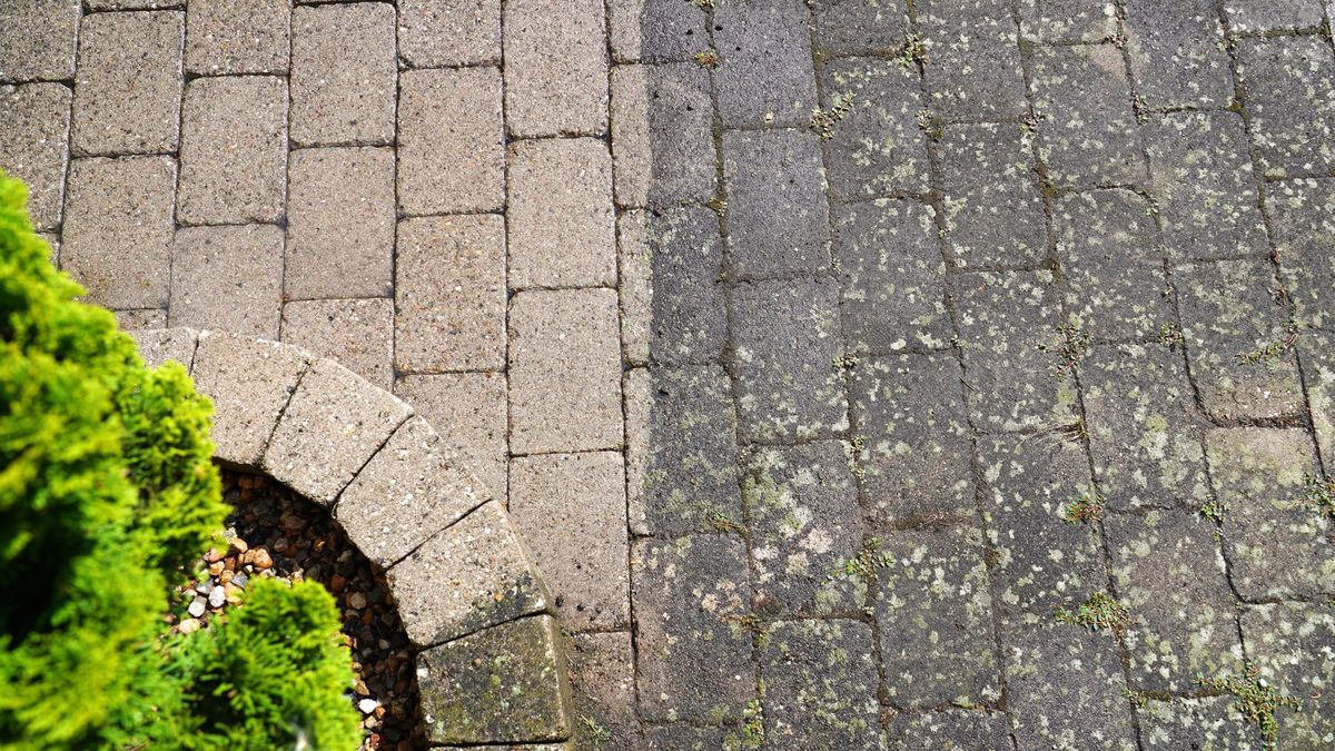 Czyszczenie kostki brukowej nie musi być trudne