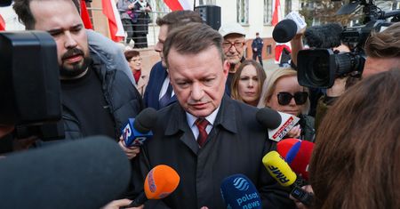"Fake news" Błaszczaka. Lawina komentarzy po wpisie polityka