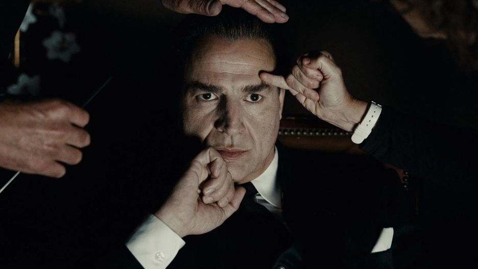 Alberto San Juan jako Cristóbal Balenciaga