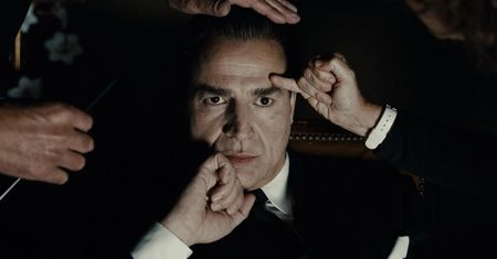 Szykuje się hit. Premiera serialu o kultowym projektancie tuż-tuż