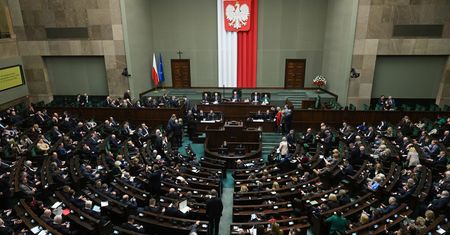 Najnowszy sondaż. Wysokie poparcie dla KO