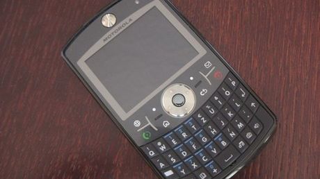 Cellna recenzja: MOTOROLA Q9h 1
