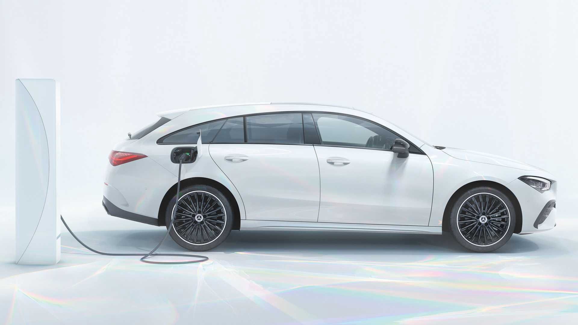 Odświeżony Mercedes-Benz CLA