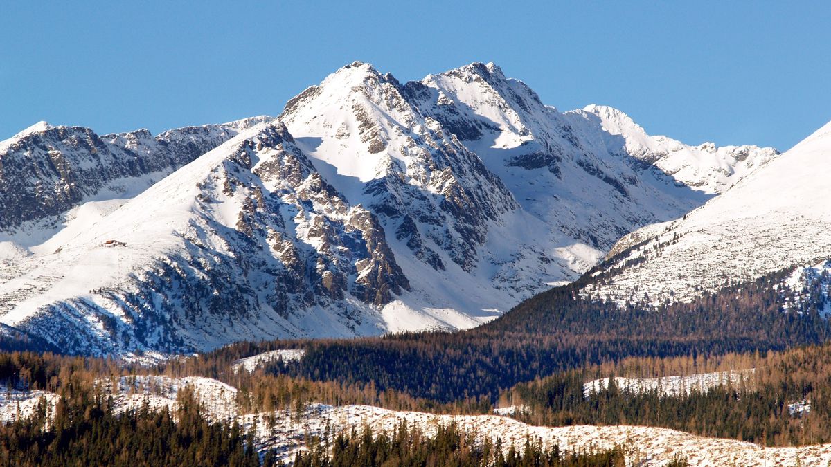 Tegoroczna zima w Tatrach z wyjątkowo niską pokrywą śnieżną