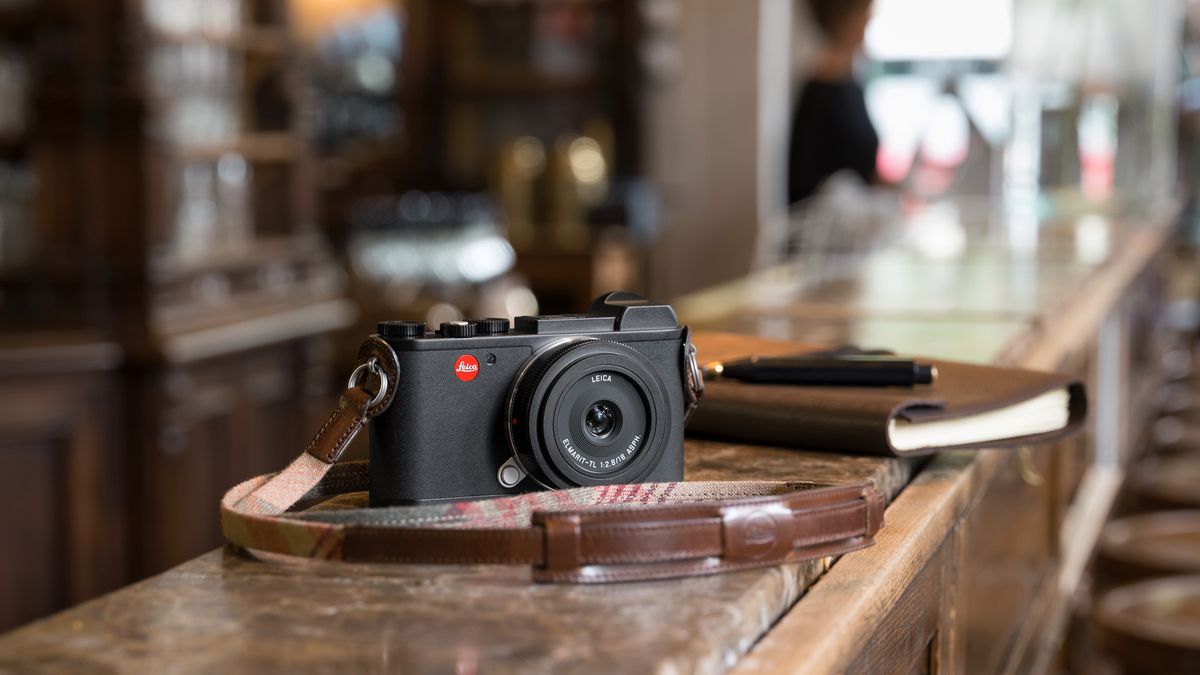 Leica CL - 24-megapikelowa matryca APS-C, rewelacyjny wizjer i tradycyjne sterowanie 1