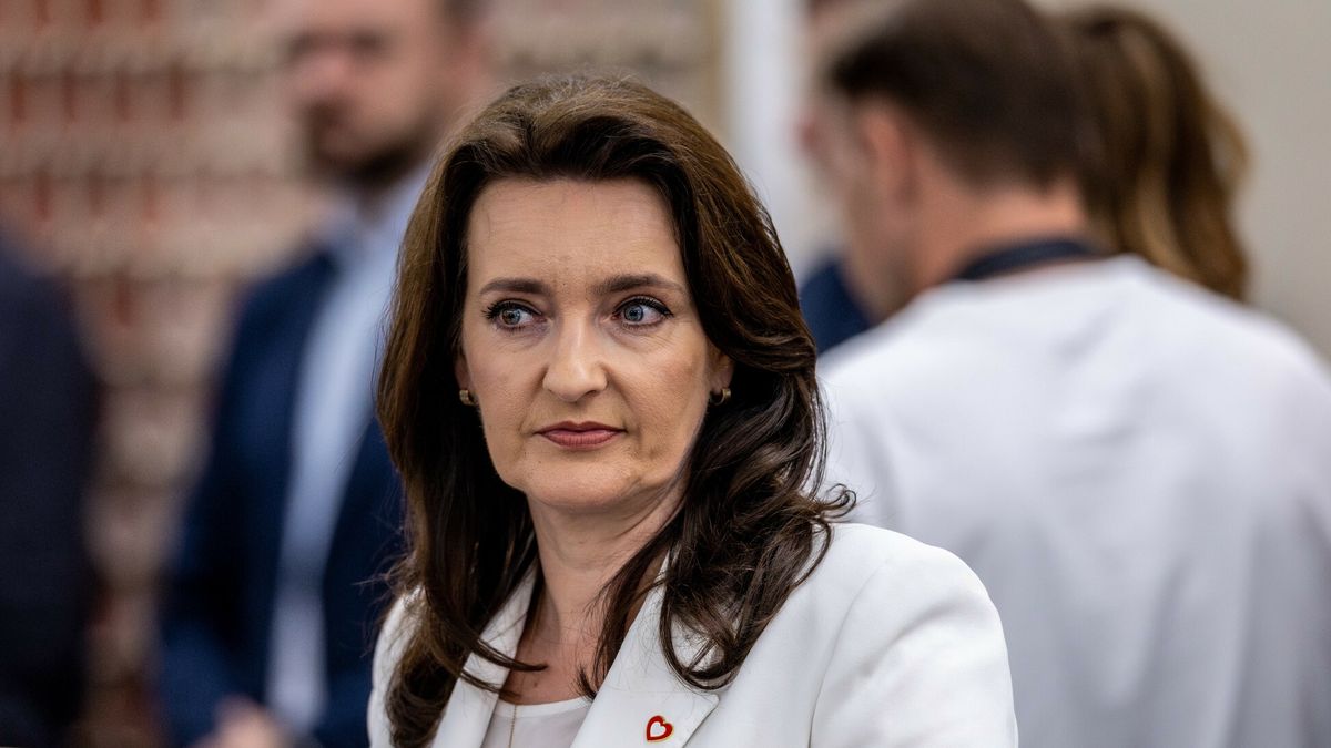 Ministra ds. polityki senioralnej Marzena Okła-Drewnowicz