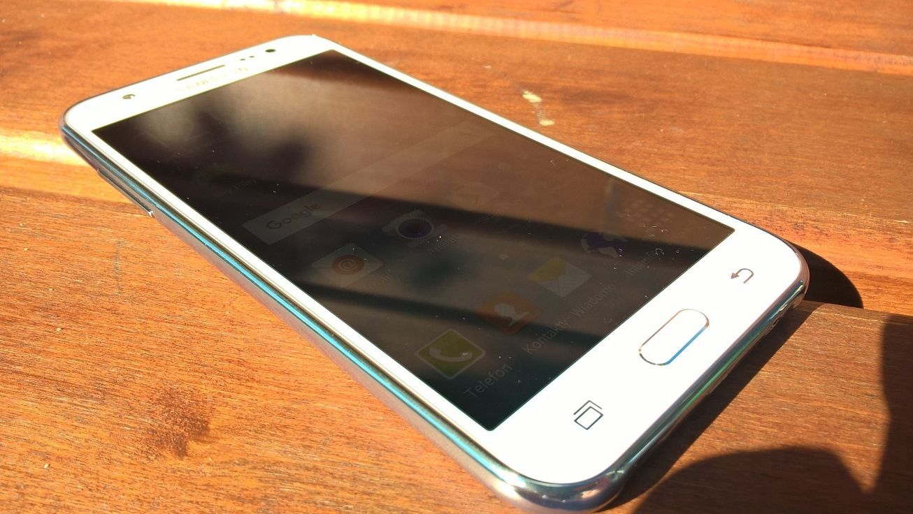 Samsung Galaxy J5 to zaskakująco dobry średniak z wieloma zaletami [test i recenzja] 2