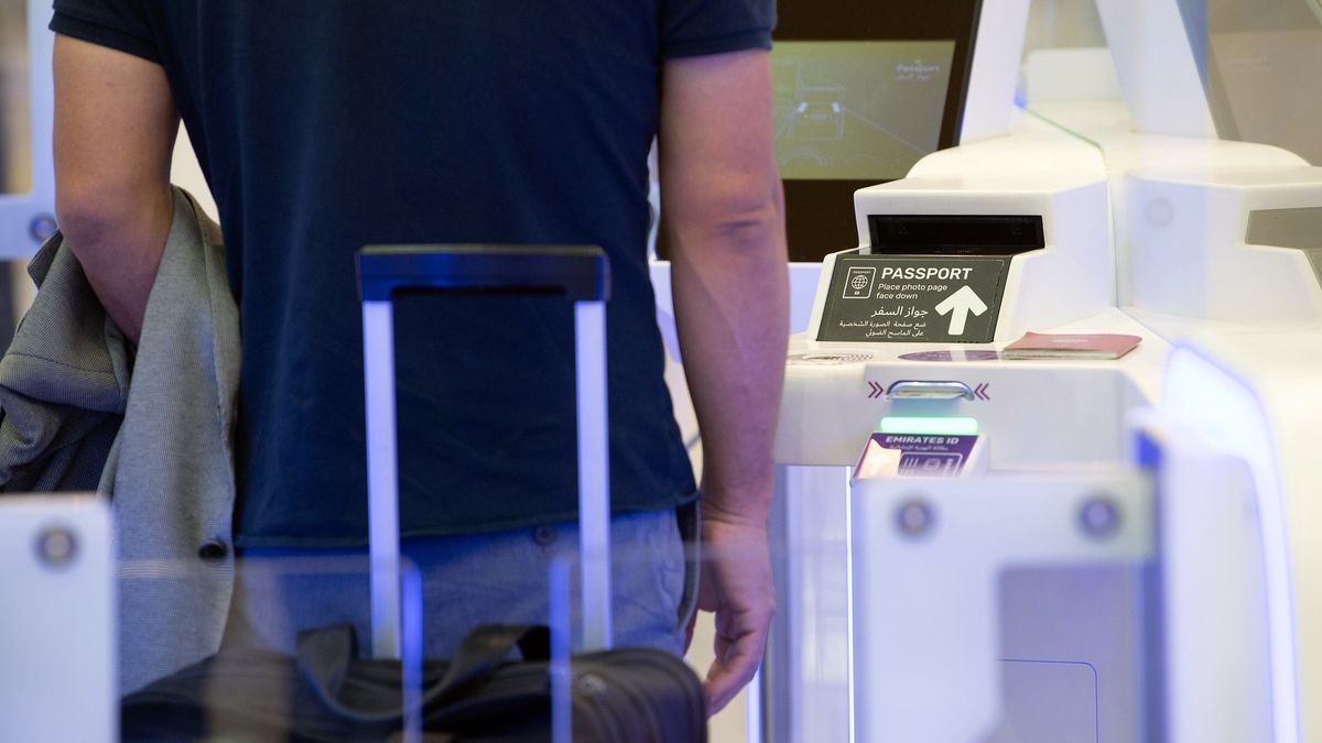 Nowożeniec zatrzymany na lotnisku Chopina. Zdj. ilustracyjne 