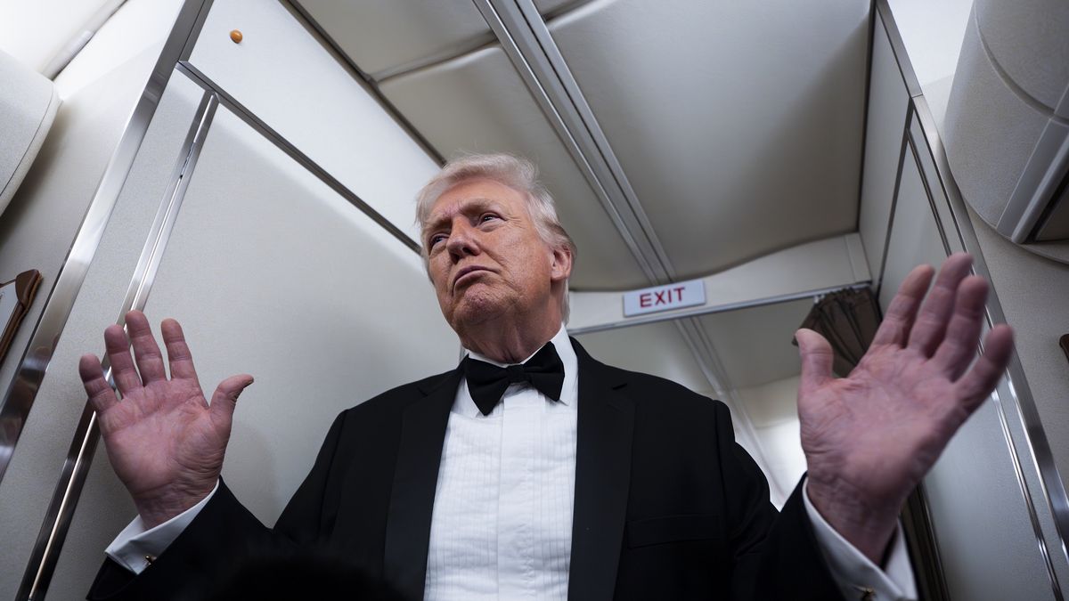 Trump gromadzi wielkie pieniądze przed listopadowymi wyborami. Pomogą przełamać regułę?