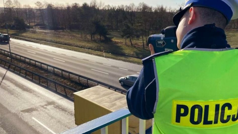 Pomiar odległości pomiędzy pojazdami na autostradzie