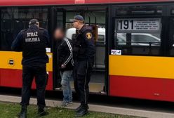 Kierowca wyrzucił pasażerów z autobusu... przez bezdomnego