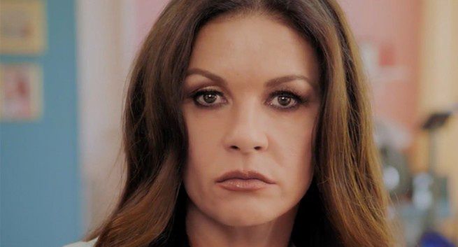 Facebook zapowiada serial "Queen America" z Catherine Zetą-Jones