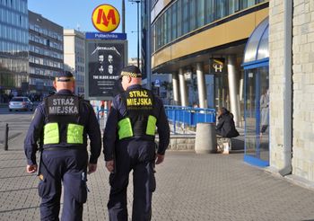 Płacą na start 7200 zł brutto. Szukają 100 osób do pracy