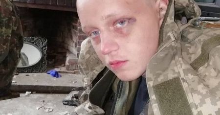 Snajper schwytany. Ukraińców zamurowało, kiedy spojrzeli w dokumenty