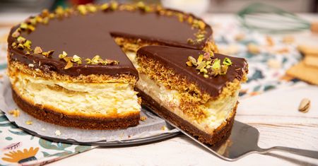 Sernik dubajski z pistacjami. Lepszy niż kultowa czekolada
