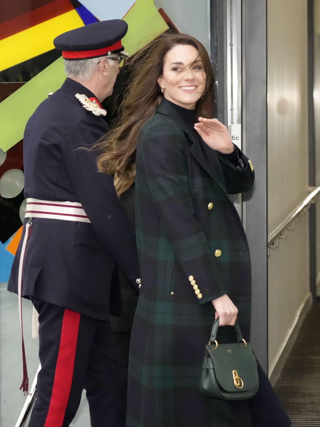 Kate i William cali w skowronkach odwiedzają Liverpool