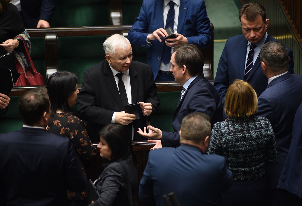 PiS grozi implozja? Dwie pułapki, których partia rządząca musi uniknąć