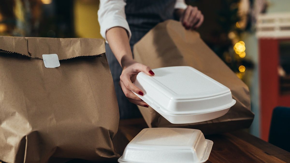 Zmiany dotyczące jedzenia na wynos. Polacy, które je kupują, mogą się nieźle wkurzyć.