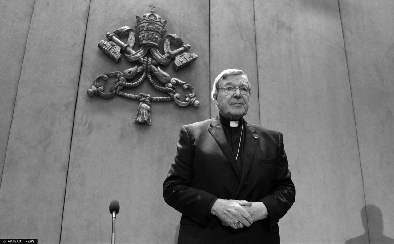 Kard. George Pell nie żyje. Niesłusznie spędził w więzieniu ponad rok