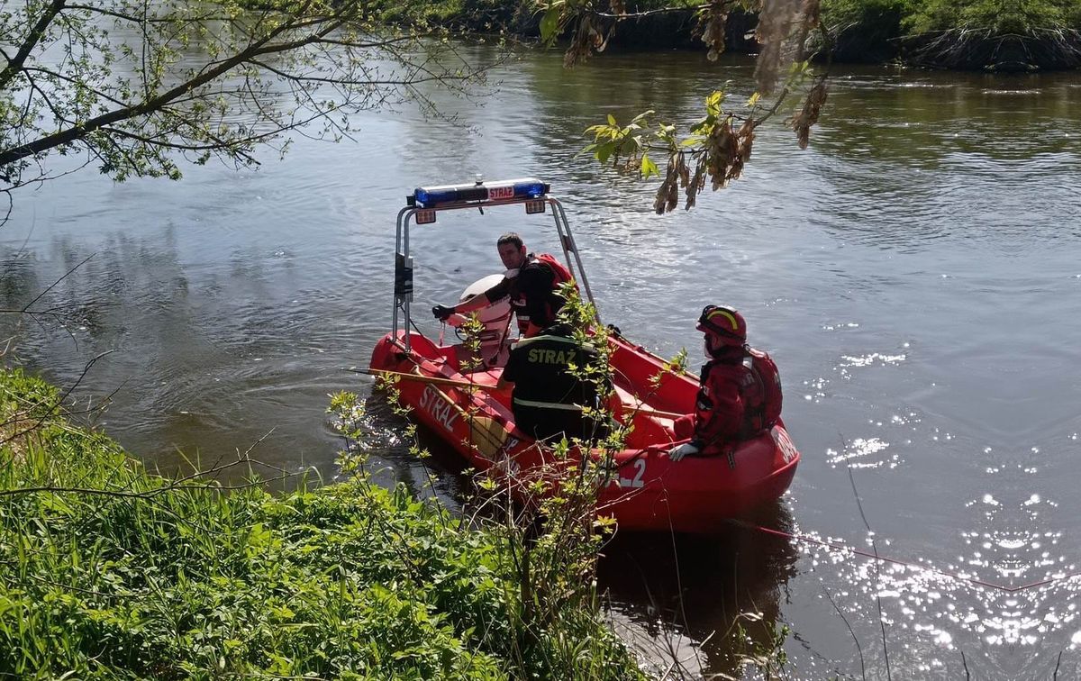 Służby ratownicze na rzece Drwęca w okolicach Nowej Wsi 