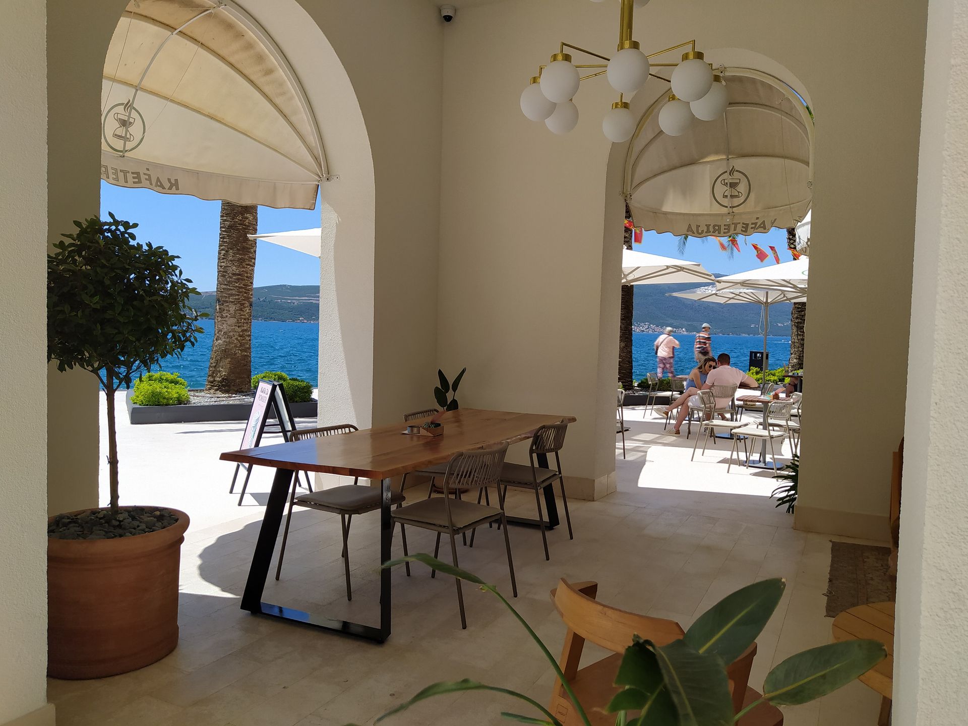 Restauracje z niesamowitymi widokami to w Czarnogórze standard 