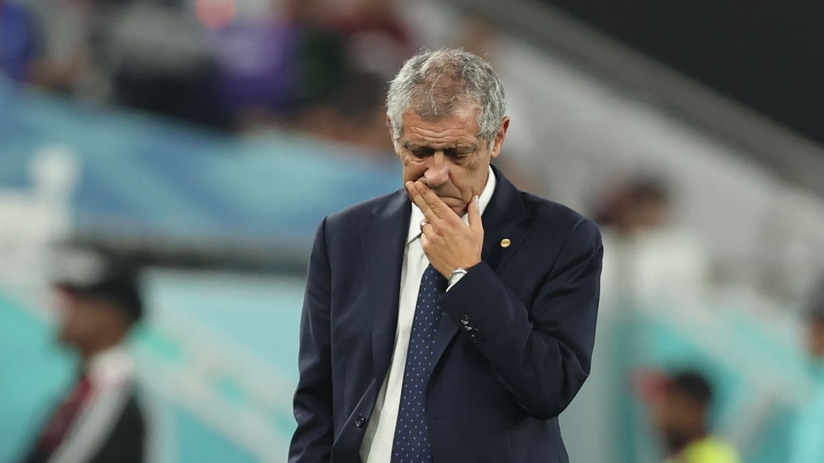 DOHA, QATAR - DECEMBER 10:  Portugal Manager Fernando Santos reacts during the FIFA World Cup Qatar 2022 quarter final match between Morocco and Portugal at Al Thumama Stadium on December 10, 2022 in Doha, Qatar. (Photo by Youssef Loulidi/Fantasista/Getty Images)