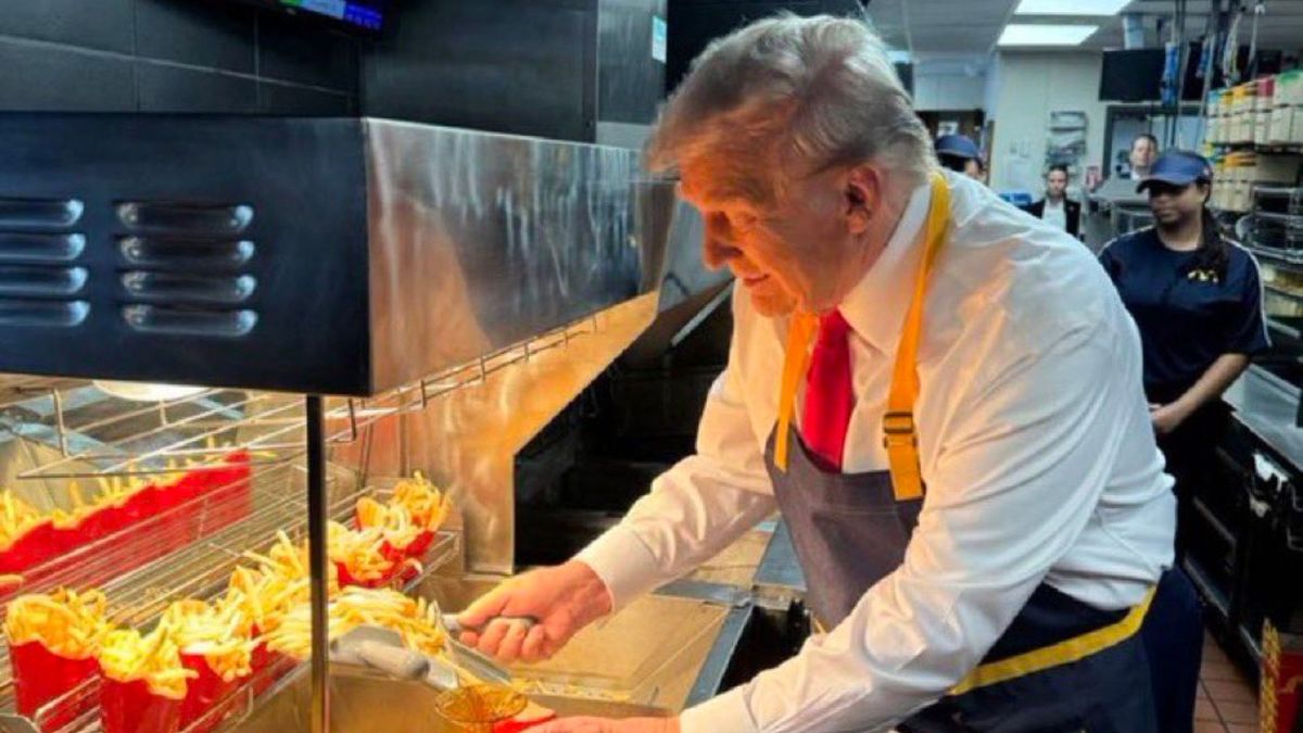 Donald Trump serowował dania w McDonald's. Restauracja miała pro