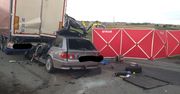 Wrocław. Kolejny śmiertelny wypadek na krajowej ósemce. Samochód wjechał w stojącą ciężarówkę