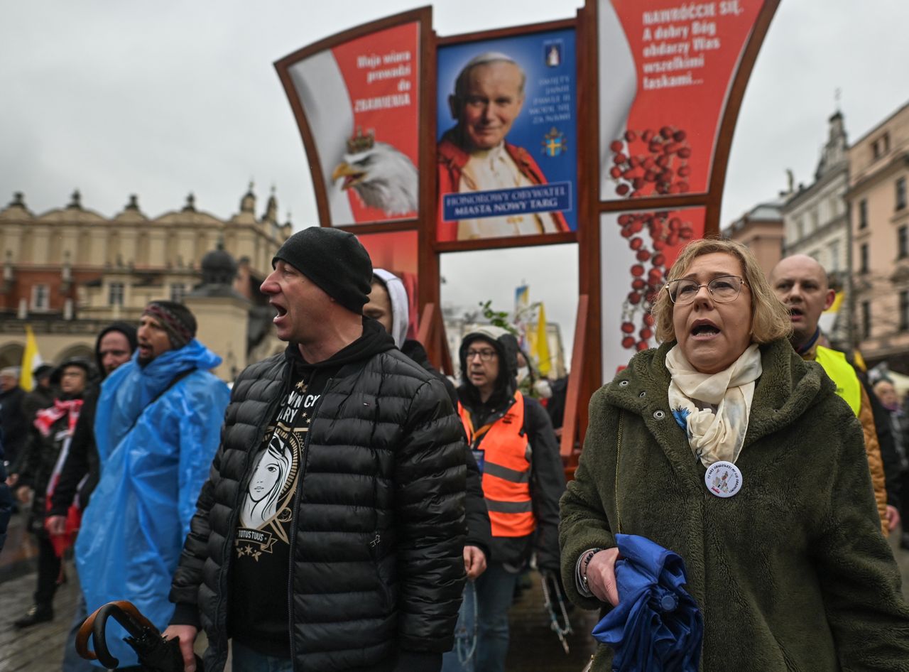 Czyszczenie kuratoriów po Czarnku. Barbara Nowak i inni ''na wylocie"