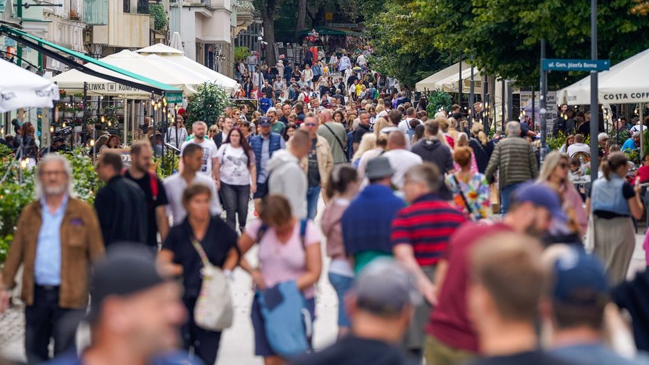 GUS poskreśla, że w najbliższej perspektywie nie można spodziewać się znaczących zmian gwarantujących stabilny rozwój demograficzny.