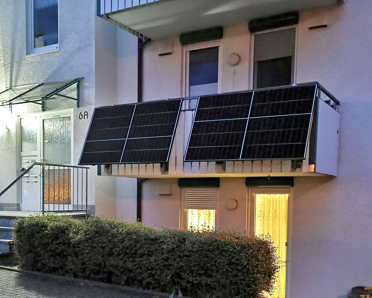 Prąd za darmo z balkonu? W Niemczech już pół miliona instalacji. W Polsce wciąż opór