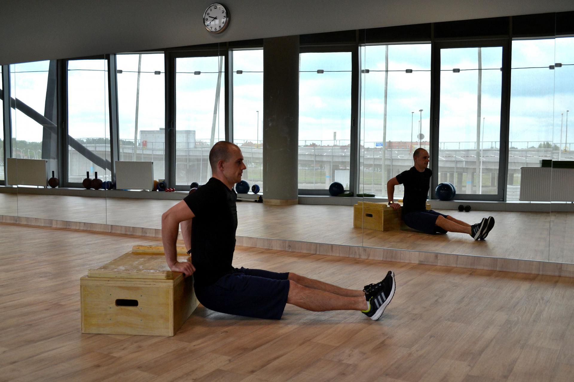 Pompka tyłem w wersji trudnej - ruch 2