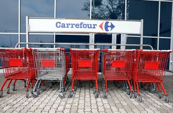 Carrefour będzie zamykał kolejne sklepy. Prezes: robimy to celowo