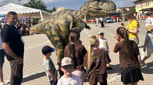 Wielkie szaleństwo na Dniu Dziecka w Obrazowie. Żywe dinozaury, fascynujące odkrycia i mnóstwo smakołyków. Zobacz zdjęcia