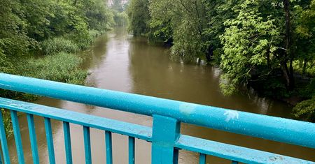 Kostrzyca. Zwłoki mężczyzny w rzece. Policja wyjaśnia sprawę