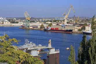 Chiński statek w porcie na Krymie. Nie respektują zachodnich sankcji