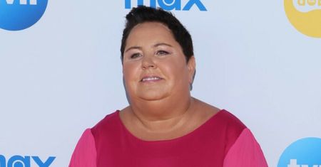 Dorota Wellman pozuje na spotkaniu prasowym "Dzień Dobry TVN" w kreacji à la motyl. Zjawiskowa?